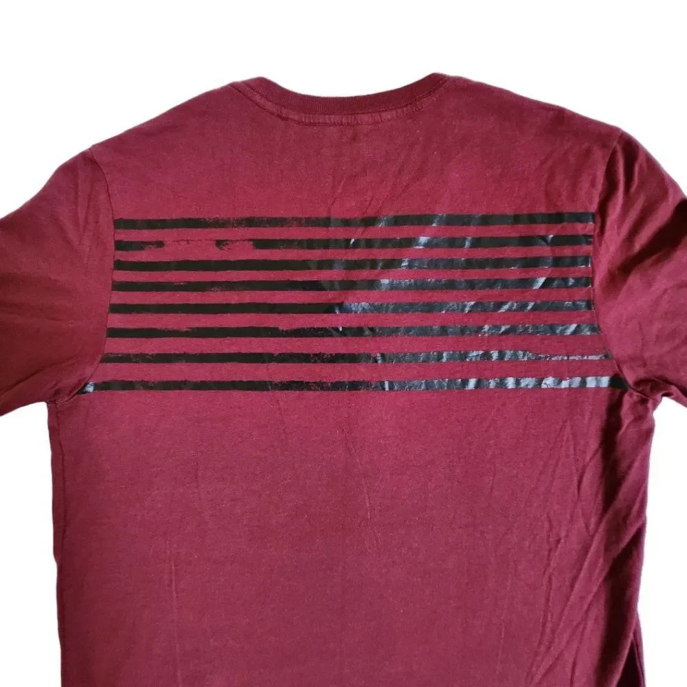 Guess burgundy red black v neck short sleeve t shirt sz M - Picture 4 of 11